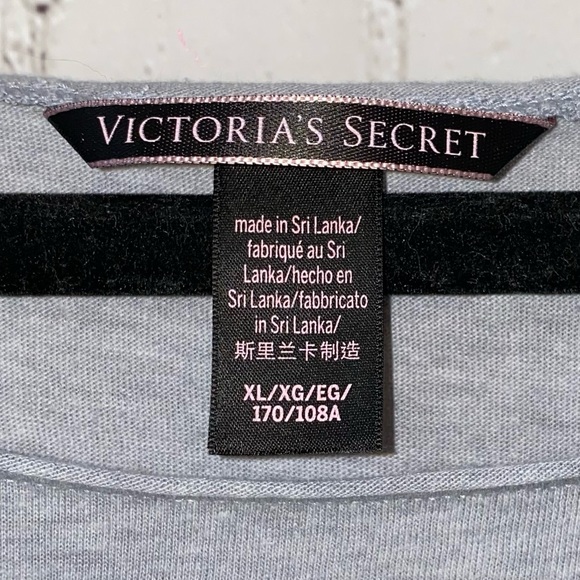 🎓VS Gray Pajama Tee Shirt with Silver Sequins Angel - Picture 4 of 6